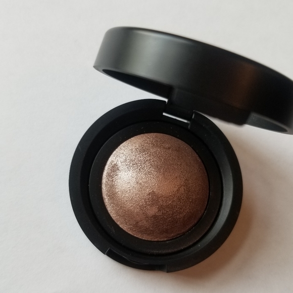 ❗2 of Laura Geller Baked Color Intense Shadow Frosting❗ - Picture 2 of 3